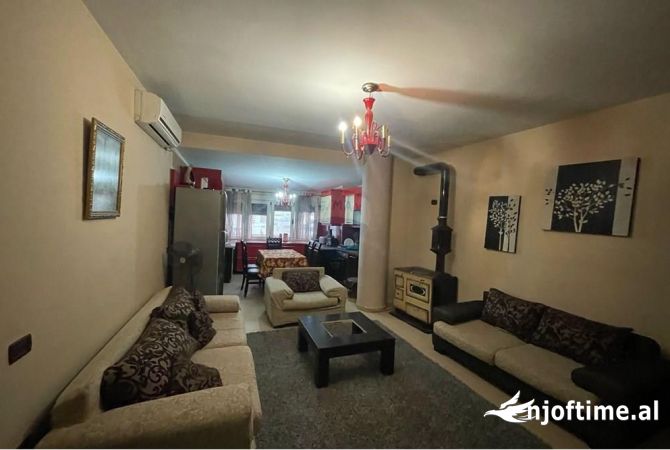 Shtepi me qera 3+1 ne Tirane - 800 Euro