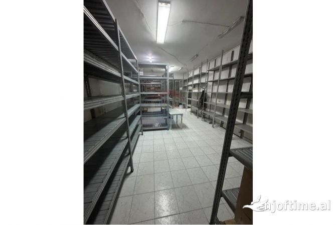 Ambient biznesi me qera 1+1 ne Tirane - 150,000 Leke