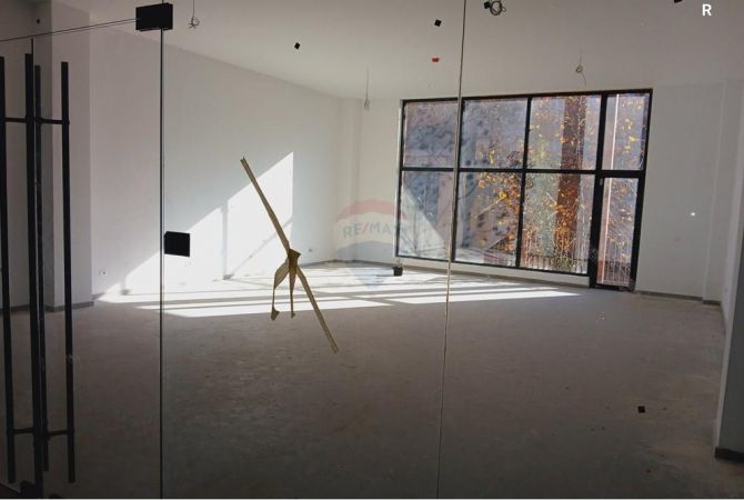 Ambient biznesi me qera 1+1 ne Tirane - 1,700 Euro