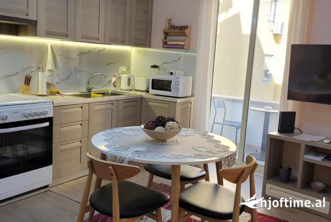 Shtepi me qera 2+1 ne Tirane - 750 Euro