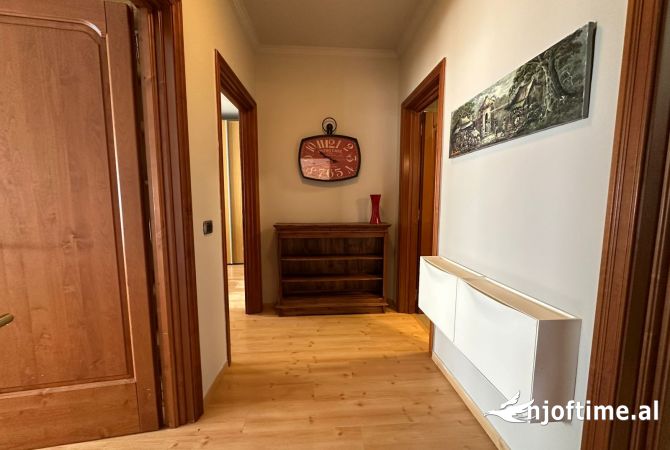 Shtepi me qera Apartament ne Tirane, 2+1, Mobilimi E mobiluar, Pagesa 1,500  Euro.