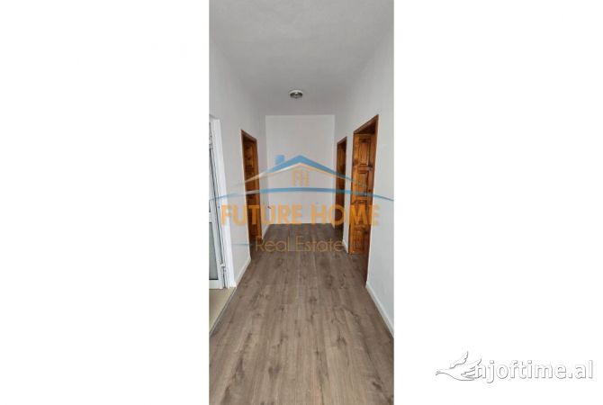 Ambiente Commerciale in Affitto 3+1 a Tirana - 5,000 Euro