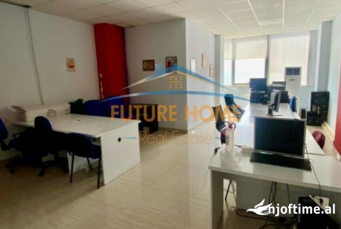 Ambjent biznesi ne shitje 3+1 ne Tirane - 2,275,000 Euro