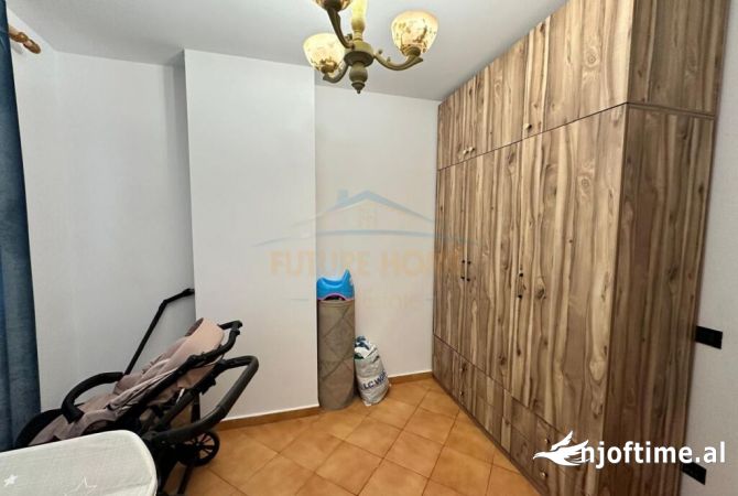 Shtepi ne shitje Apartament ne Tirane, 3+1, Mobilimi E mobiluar, Pagesa 220,000  Euro.