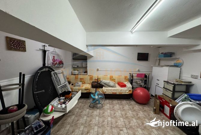 Shtepi ne shitje Apartament ne Tirane, 2+1, Mobilimi E mobiluar, Pagesa 340,000  Euro.