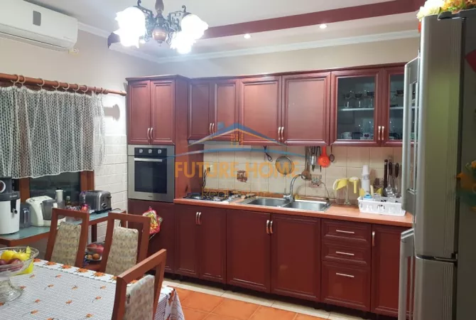Shtepi ne shitje 3+1 ne Tirane - 3,700,000 Euro