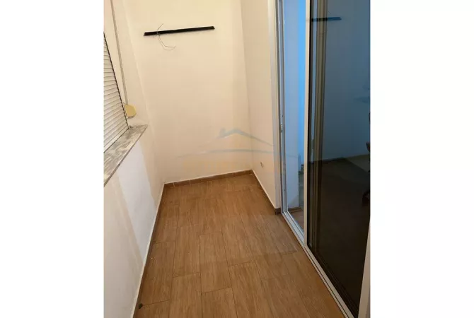  Ambient Zyrash Per Qera, Sheshi Wilson, Tirane