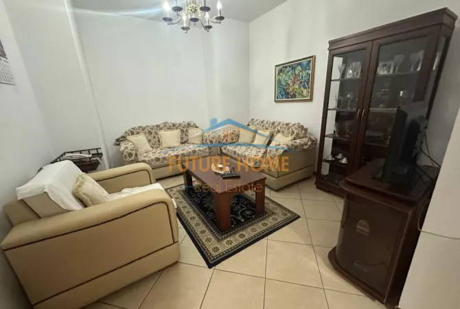 Shtepi me qera 2+1 ne Tirane - 700 Euro