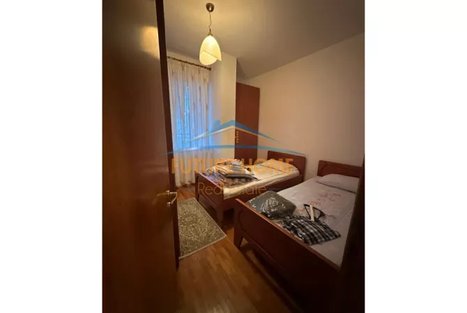 Shtepi me qera Apartament ne Tirane, 2+1, Mobilimi E mobiluar, Pagesa 700  Euro.