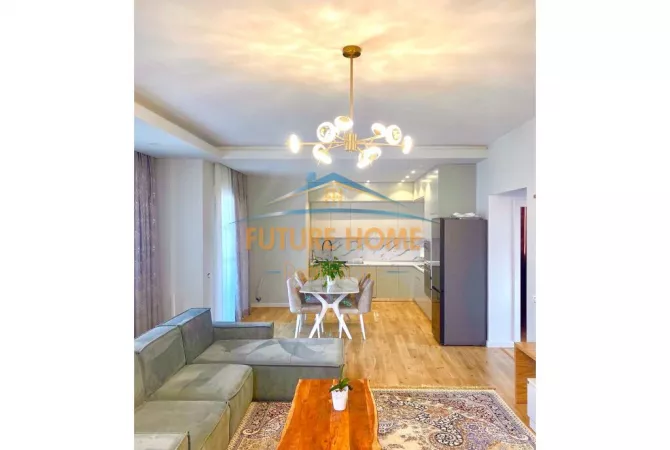 Shtepi me qera Vila Luksoze ne Tirane, 5+1, Mobilimi E mobiluar, Pagesa 3,500  Euro.