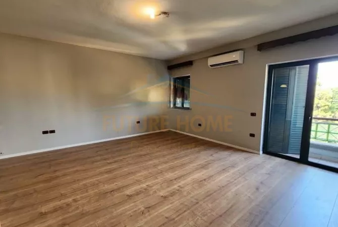 Ambient biznesi me qera 3+1 ne Tirane - 1,700 Euro
