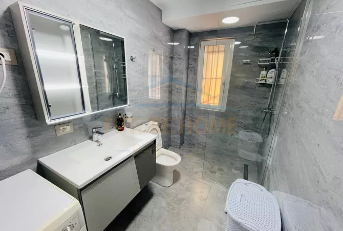 Shtepi me qera 2+1 ne Tirane - 1,000 Euro