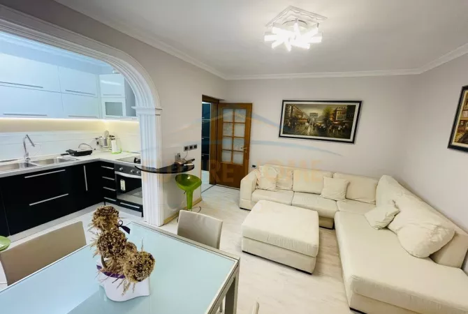 Shtepi me qera Apartament ne Tirane, 2+1, Mobilimi E mobiluar, Pagesa 1,000  Euro.