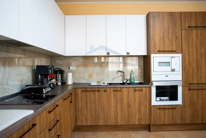 Penthouse (panoramic top floor) for sale in Tirana 3+1, Furnished