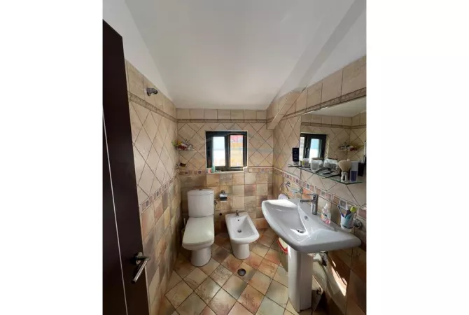 Shtepi ne shitje 3+1 ne Tirane - 170,000 Euro