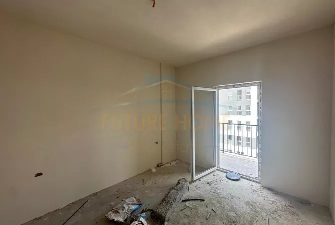 Shtepi ne shitje Apartament ne Tirane, 2+1, Mobilimi Bosh, pa mobiluar, Pagesa 119,000  Euro.