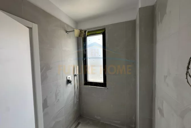 Shtepi ne shitje Apartament ne Tirane, 2+1, Mobilimi Bosh, pa mobiluar, Pagesa 168,400  Euro.