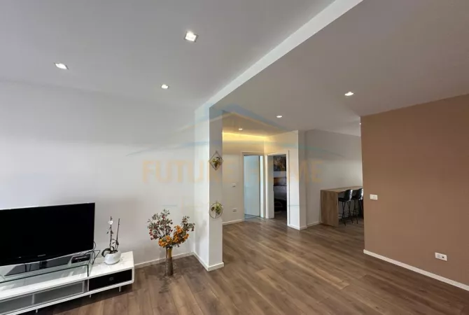 Shtepi ne shitje Apartament ne Tirane, 2+1, Mobilimi E mobiluar, Pagesa 215,000  Euro.