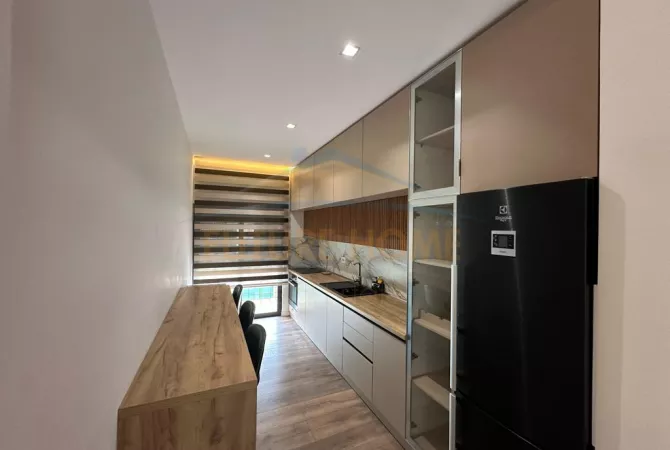 Shtepi ne shitje Apartament ne Tirane, 2+1, Mobilimi E mobiluar, Pagesa 215,000  Euro.