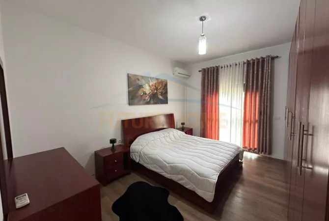 Shtepi ne shitje Apartament ne Tirane, 2+1, Mobilimi E mobiluar, Pagesa 215,000  Euro.