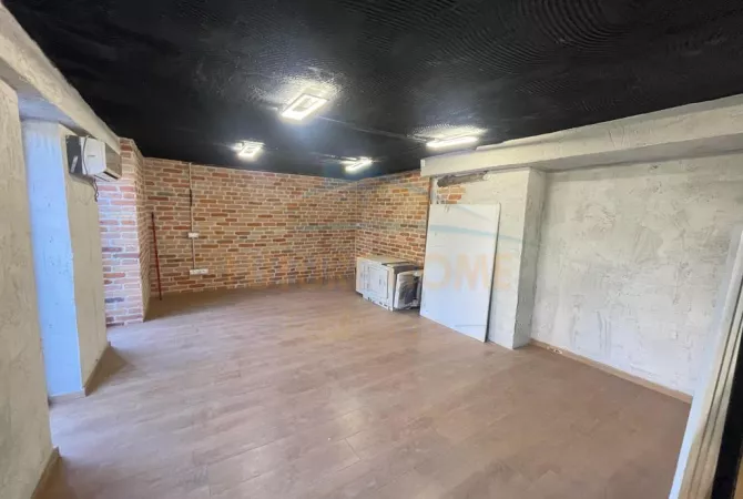 Ambient biznesi me qera 3+1 ne Tirane - 800 Euro