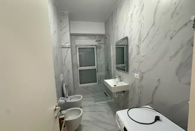 Shtepi me qera Apartament ne Tirane, 1+1, Mobilimi E mobiluar, Pagesa 450  Euro.