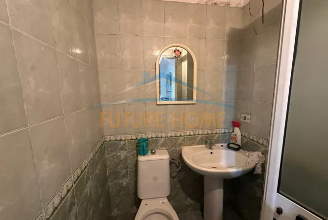 Ambient biznesi me qera 3+1 ne Tirane - 350 Euro