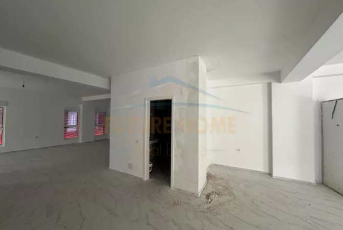 Business Property for Rent 1+1 in Tirana - 2,500 Euro