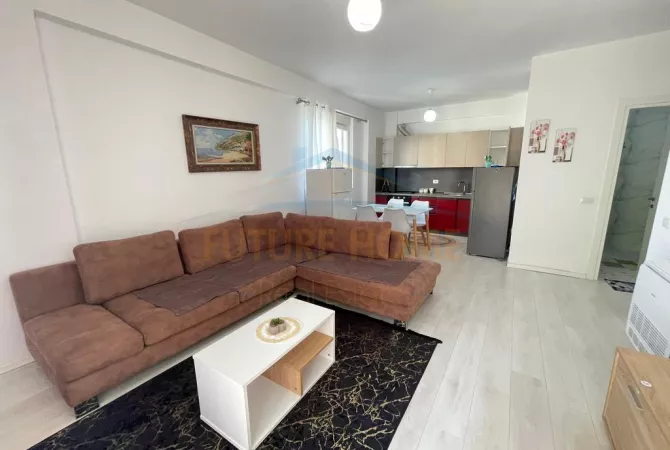 Shtepi me qera 2+1 ne Tirane - 650 Euro
