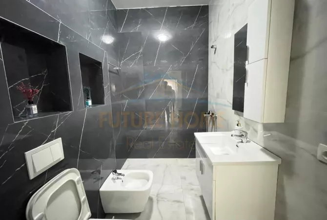 Shtepi me qera Apartament ne Tirane, 2+1, Mobilimi E mobiluar, Pagesa 650  Euro.