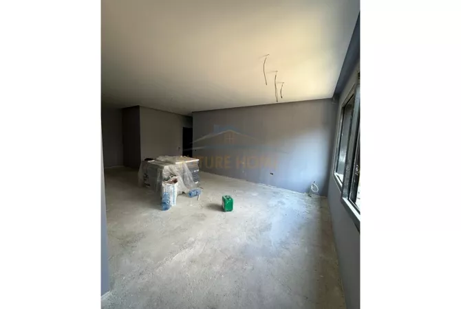 Shtepi ne shitje Apartament ne Tirane, 2+1, Mobilimi Bosh, pa mobiluar, Pagesa 286,000  Euro.