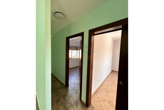 Ambient Zyre per qera, Rruga Fortuzi, Tirane