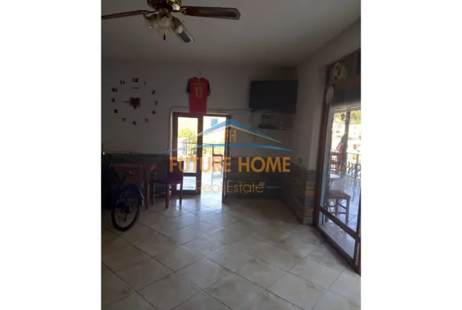 Ambient biznesi ne shitje 2+1 ne Berat - 130,000 Euro