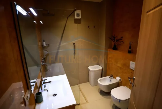 Shtepi me qera Apartament ne Tirane, 2+1, Mobilimi E mobiluar, Pagesa 1,000  Euro.