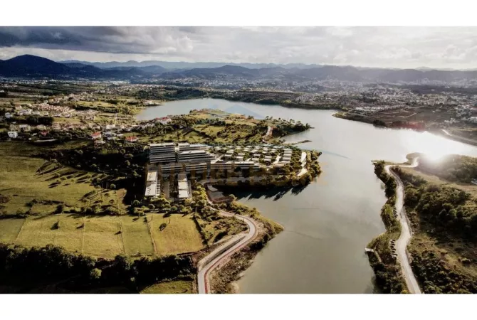 Shtepi ne shitje Apartament ne Tirane, 2+1, Mobilimi Bosh, pa mobiluar, Pagesa 203,600  Euro.