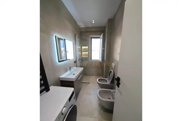 Shtepi ne shitje Apartament ne Durres, 2+1, Mobilimi E mobiluar, Pagesa 500,000  Euro.