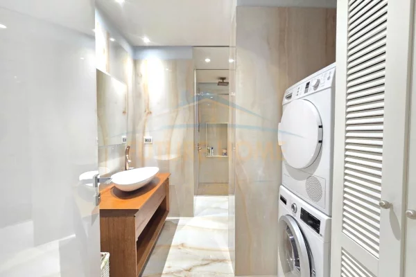 Shtepi ne shitje Apartament ne Tirane, 2+1, Mobilimi E mobiluar, Pagesa 650,000  Euro.