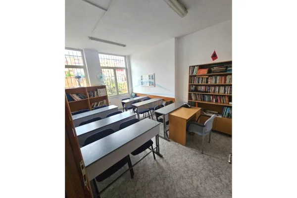 Business Property for Rent 3+1 in Tirana - 1,300 Euro