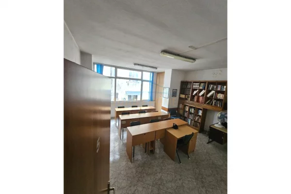 Business Property for Rent 3+1 in Tirana - 1,300 Euro