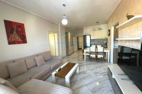 Shtepi me qera 2+1 ne Tirane - 750 Euro
