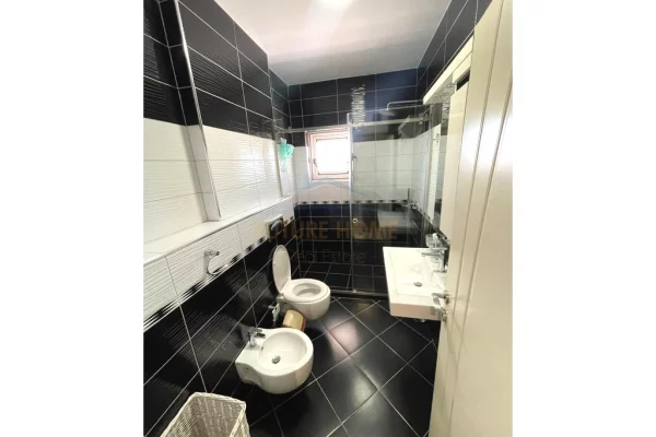 Shtepi me qera Apartament ne Tirane, 2+1, Mobilimi E mobiluar, Pagesa 750  Euro.