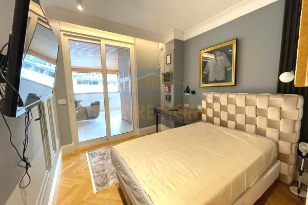 Shtepi ne shitje Apartament ne Tirane, 2+1, Mobilimi E mobiluar, Pagesa 369,000  Euro.