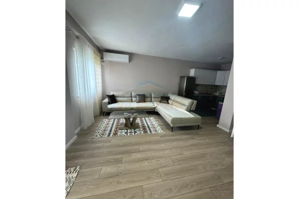 Shtepi me qera 2+1 ne Tirane - 450 Euro