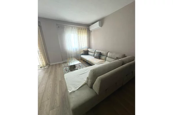 Shtepi me qera 2+1 ne Tirane - 450 Euro
