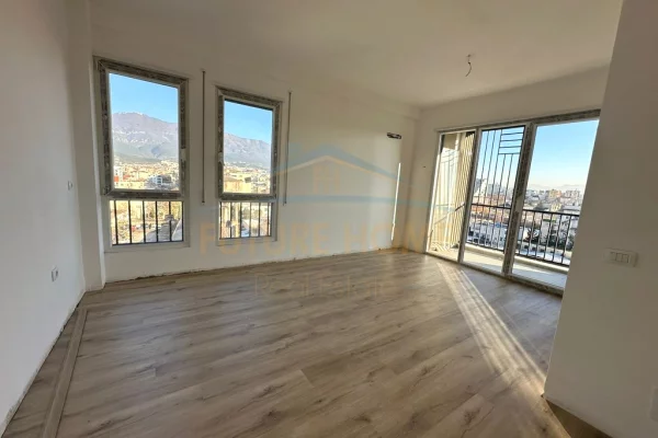 Shtepi ne shitje Apartament ne Tirane, 2+1, Mobilimi Bosh, pa mobiluar, Pagesa 123,000  Euro.