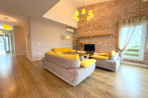 House for Rent 3+1 in Tirana - 1,400 Euro