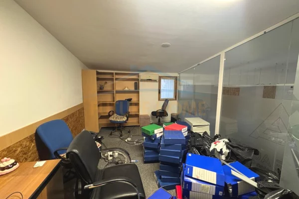 Jepet per qera Duplex per Zyra, Myslym Shyri, Tirane