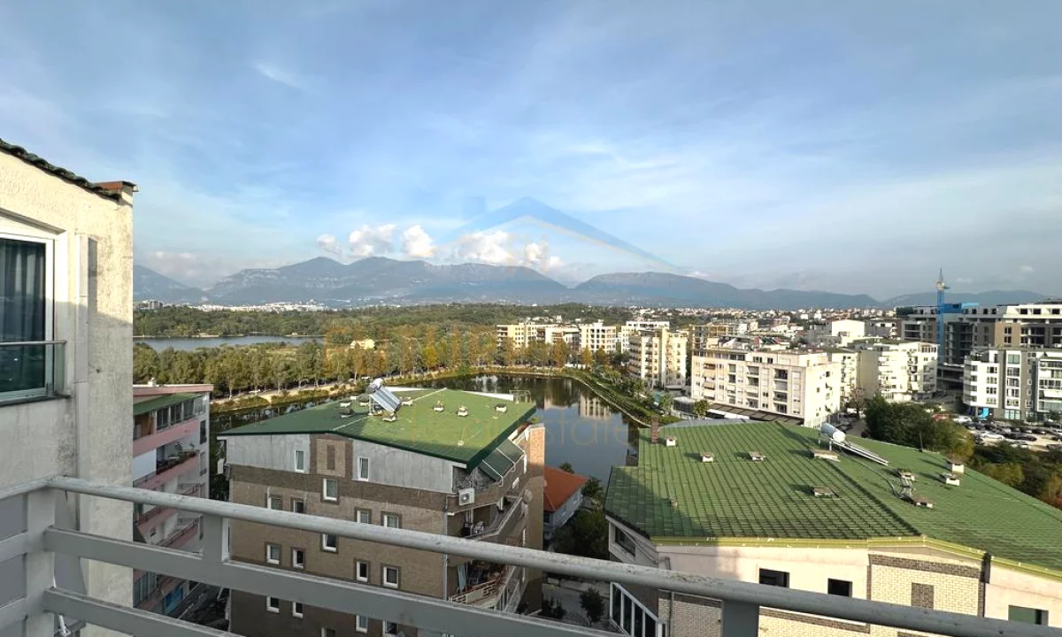 Penthouse (panoramic top floor) for sale in Tirana 7+1, In Part