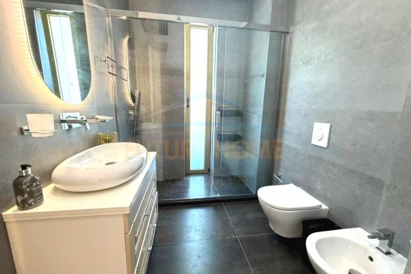 Shtepi me qera Apartament ne Tirane, 2+1, Mobilimi E mobiluar, Pagesa 2,100  Euro.