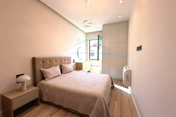 Shtepi me qera Apartament ne Tirane, 2+1, Mobilimi E mobiluar, Pagesa 2,100  Euro.